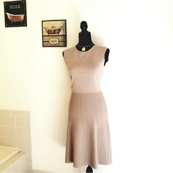 Calvin Klein bodycon dress - Picture 1 of 8